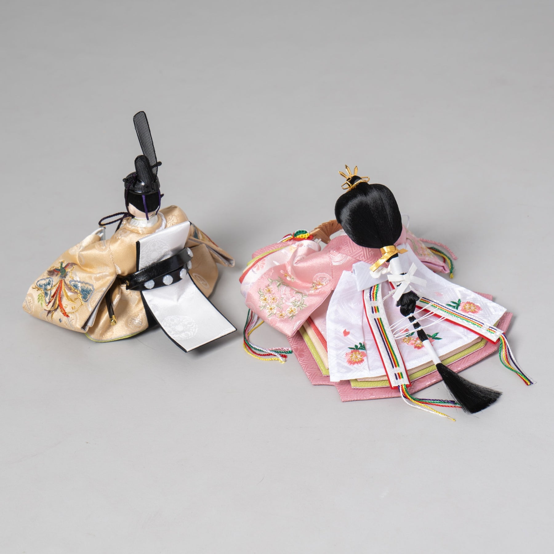 雛人形 ひなも平飾り 白木 吉藤 鳳凰刺繍