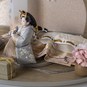 雛人形 絢音平飾り グレー 柴田家千代 薄グレー桜