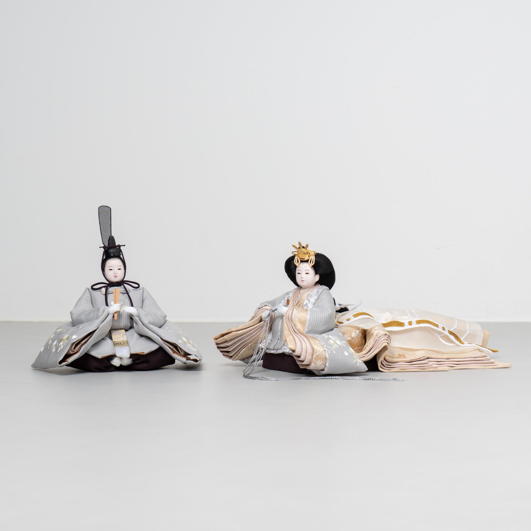 雛人形 絢音平飾り グレー 柴田家千代 薄グレー桜