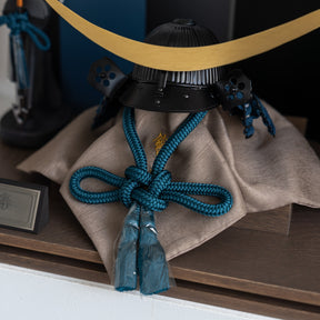 五月人形 玄志 兜飾り 鉄紺 7号伊達政宗 雄山作