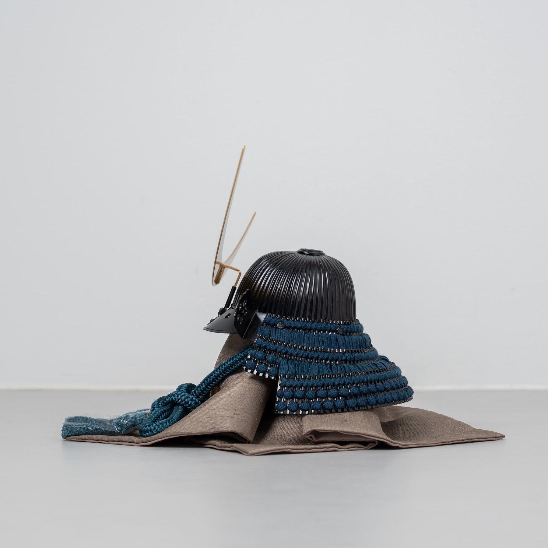 五月人形 玄志 兜飾り 鉄紺 7号伊達政宗 雄山作