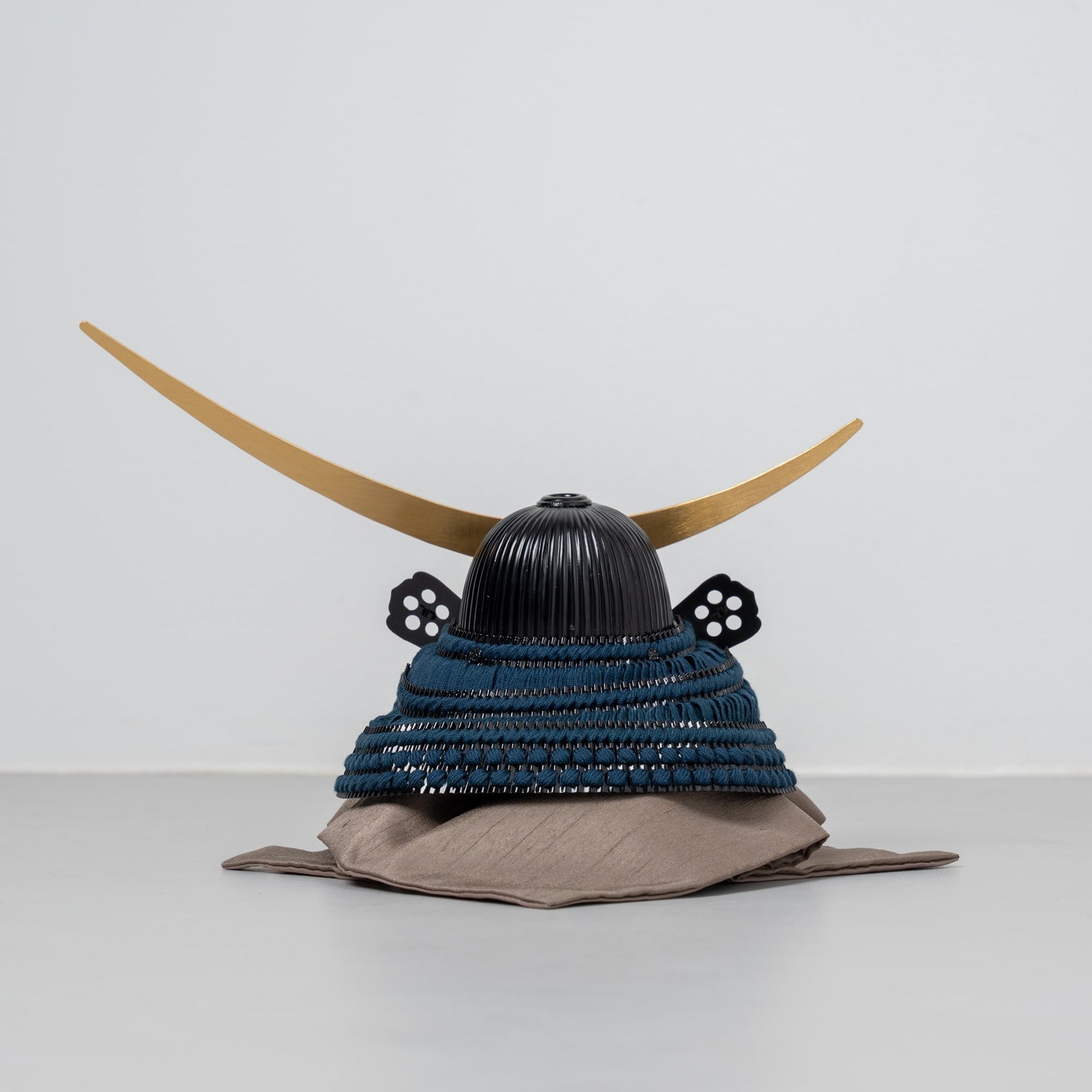 五月人形 玄志 兜飾り 鉄紺 7号伊達政宗 雄山作