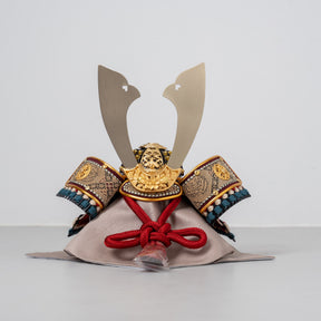 五月人形 玄志 兜飾り 緋色 8号 錆赤縹緘 一徳作