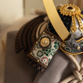 五月人形 玄志 兜飾り ベージュ 1/5 暁 濃茶糸縅