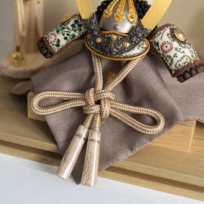 五月人形 玄志 兜飾り ベージュ 1/5 暁 濃茶糸縅