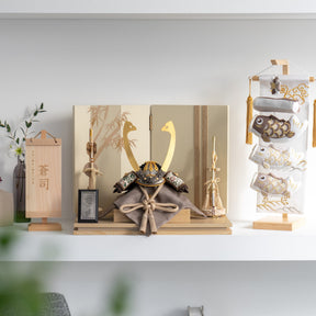 五月人形 玄志 兜飾り ベージュ 1/5 暁 濃茶糸縅