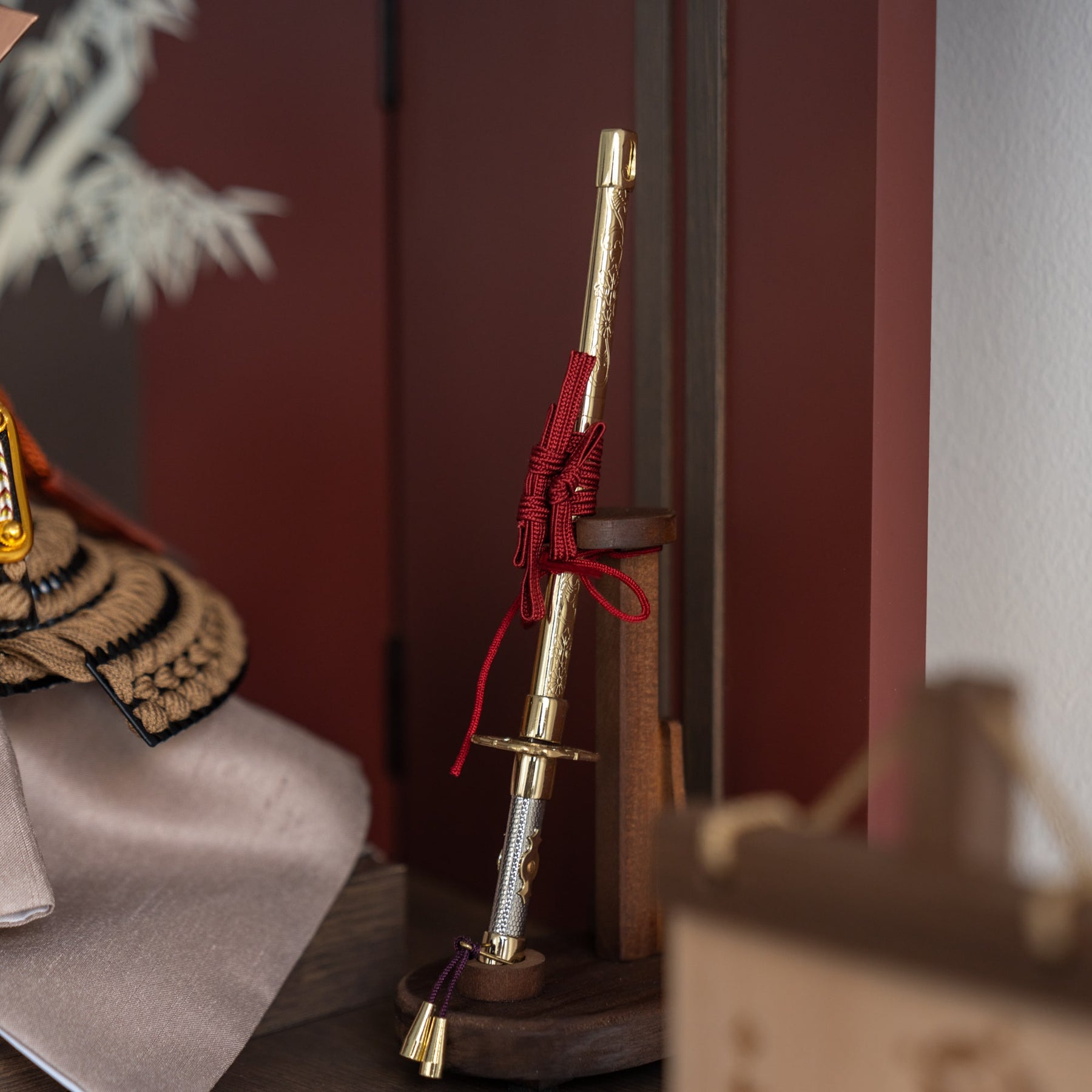 五月人形 玄志 兜収納 緋色 7号 漆金閣 清秀作