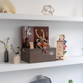 五月人形 玄志 兜収納 緋色 1/5 暁 真朱糸縅