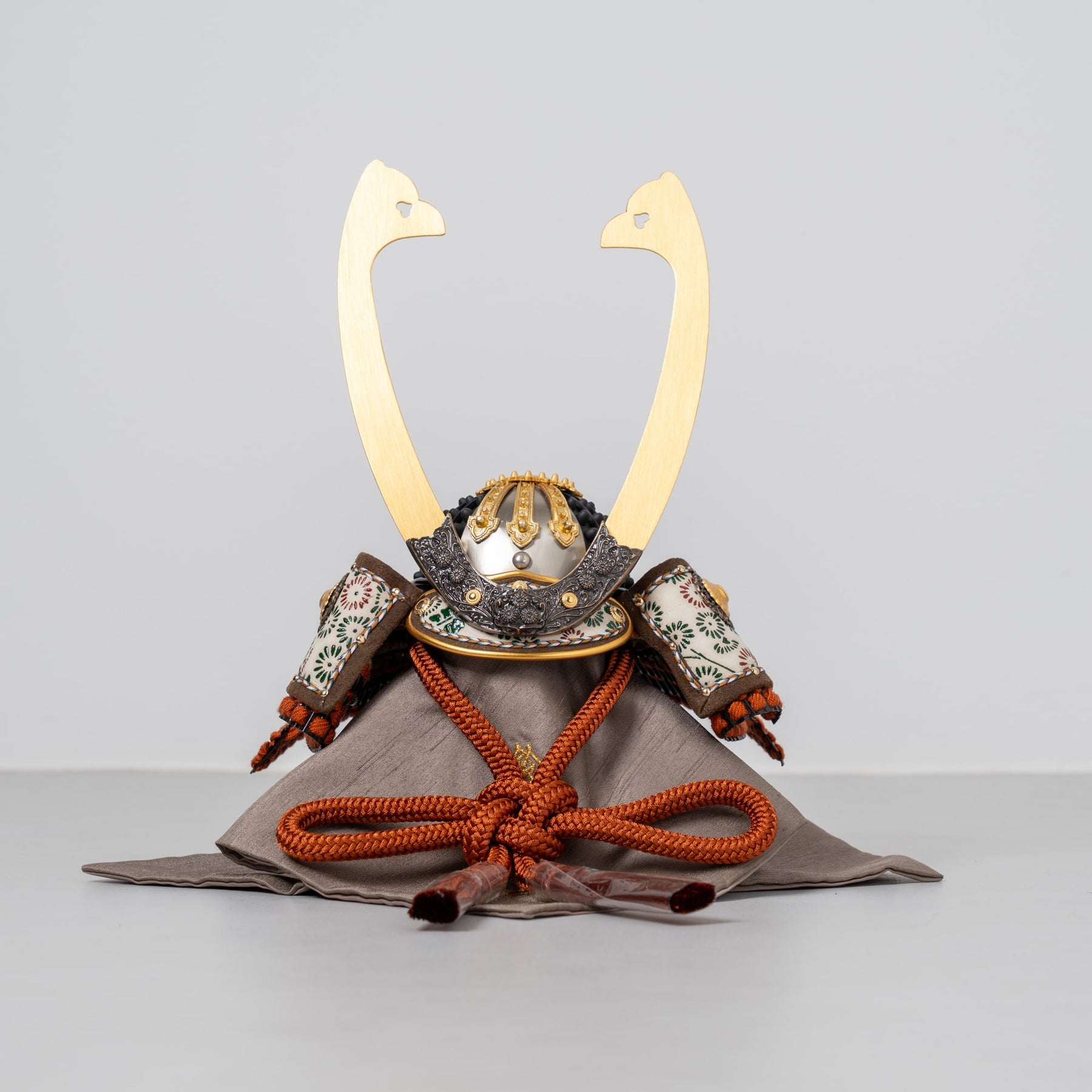 五月人形 玄志 兜収納 緋色 1/5 暁 真朱糸縅