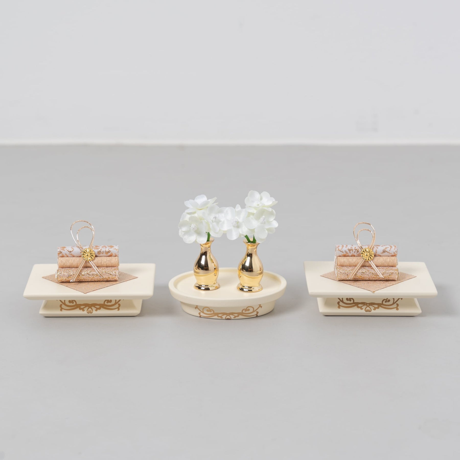 雛人形 光白平飾り 白 平安道翠 立湧桜刺繍