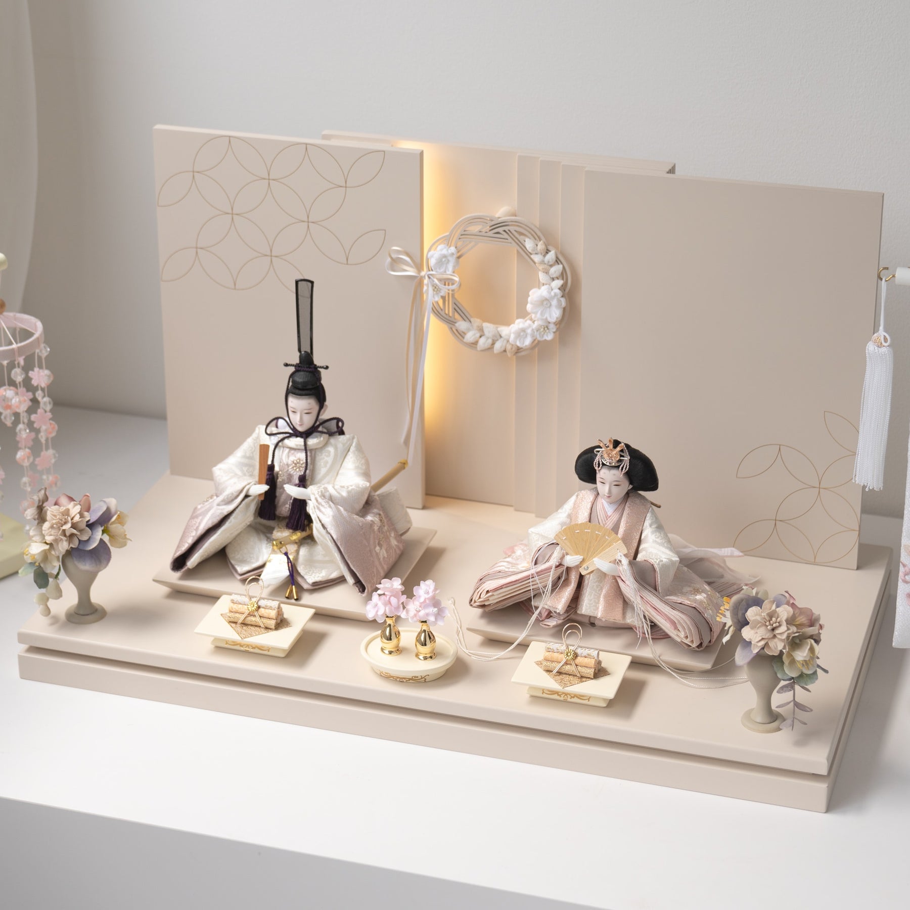 雛人形 光白平飾り 白 平安道翠 立湧桜刺繍