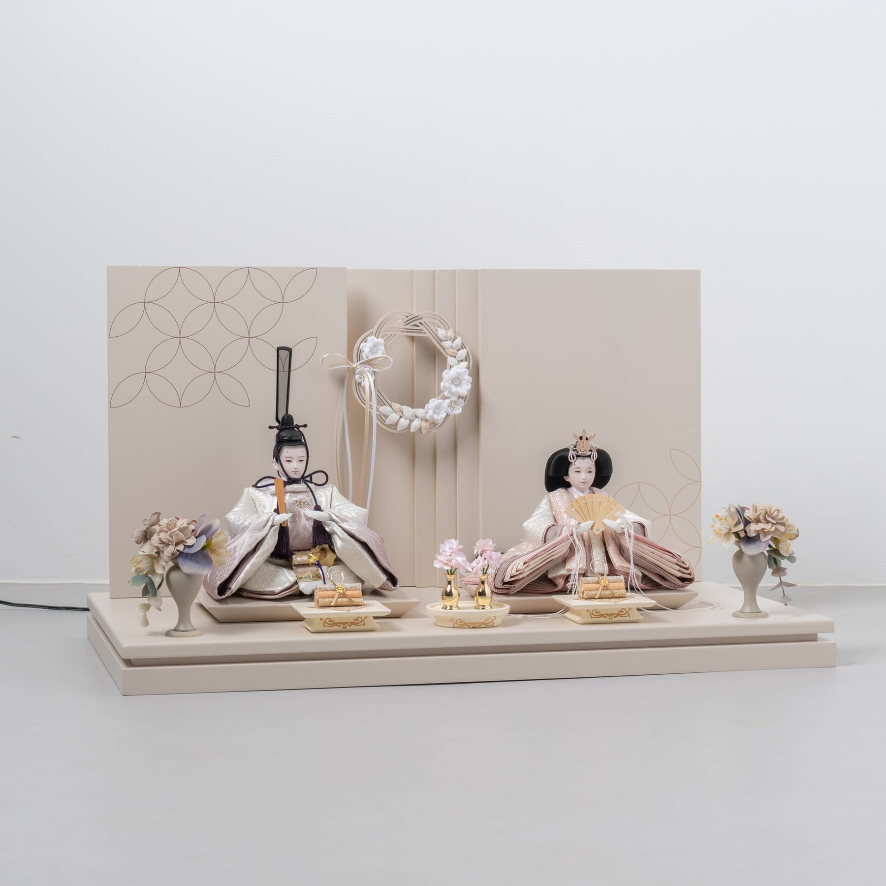 雛人形 光白平飾り 白 平安道翠 立湧桜刺繍