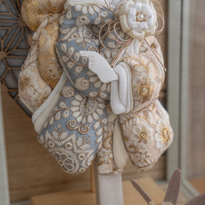 羽子板ケース ロマネ ベージュ 8号 華紋刺繍