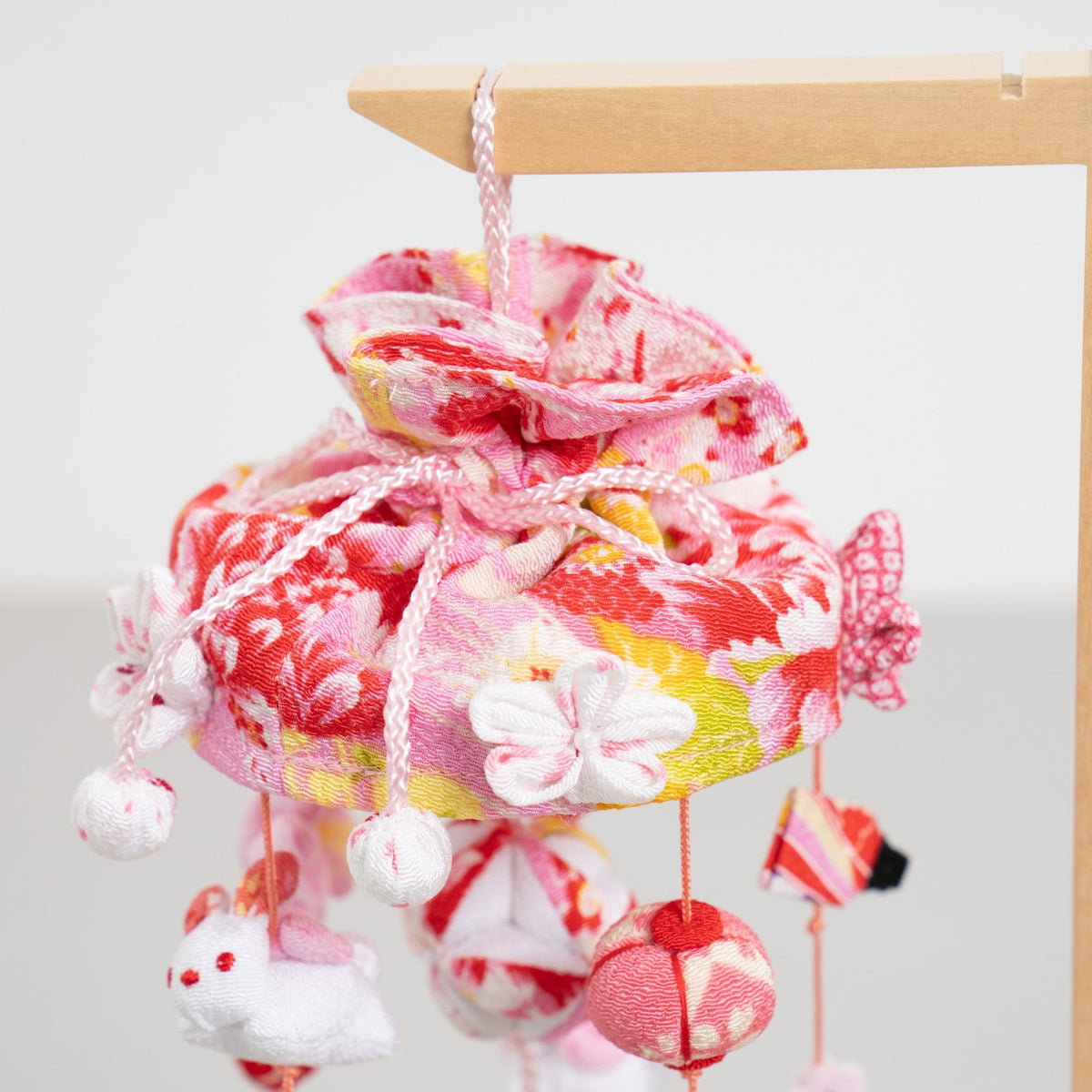 雛人形 つるし雛 華うさぎ 白木台 特小 高さ47.5cm
