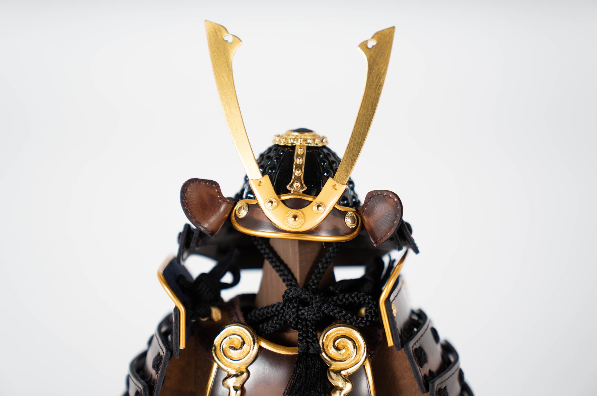 Armadura タンゴ侍 革鎧 茶｜端午の節句 五月人形 兜 コンパクトで