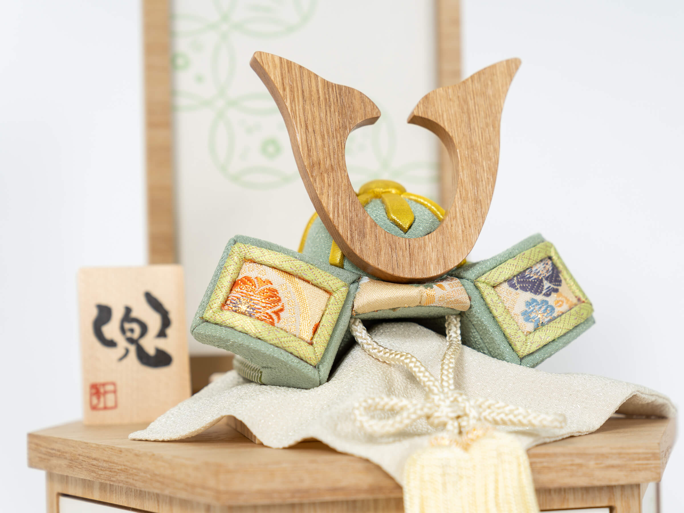 五月人形 葵 木目込み兜飾り 一秀