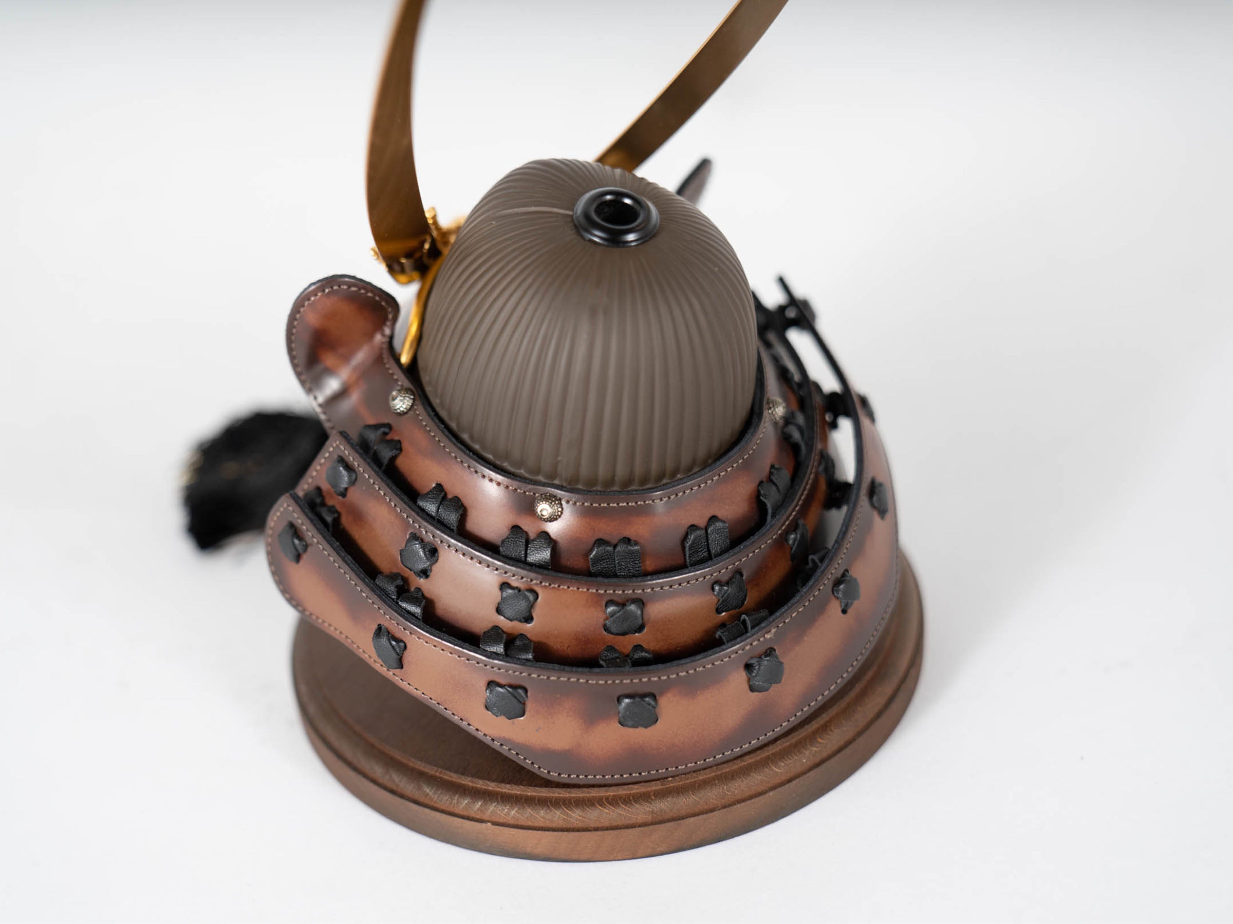 Armadura アンティーク革兜 茶｜端午の節句 五月人形 兜 コンパクトで