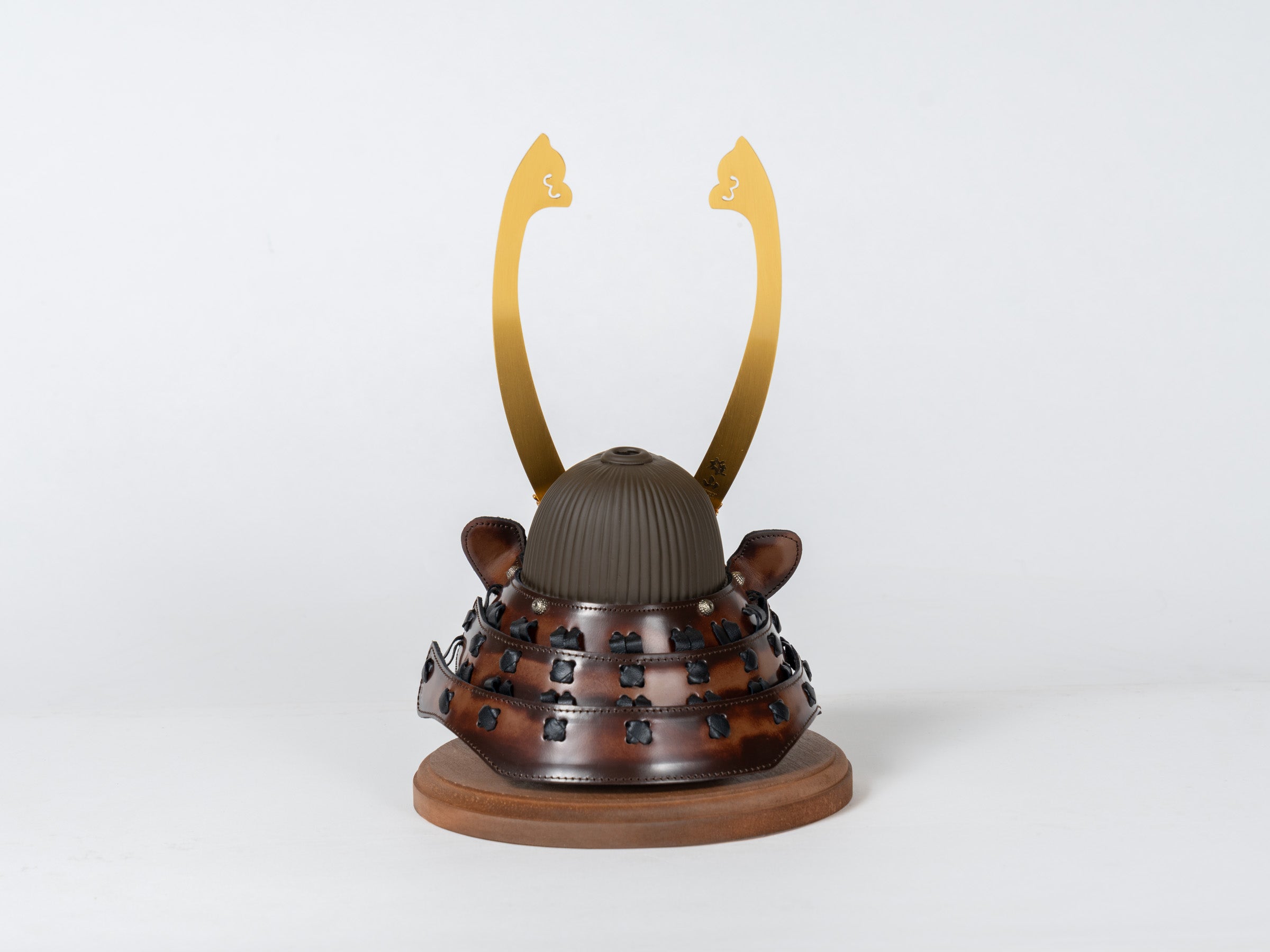 五月人形 Armadura アンティーク革兜 茶